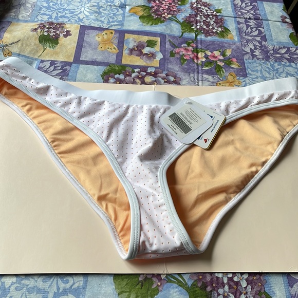 Cheeky white bikini bottom from fabletics! Xxl w Tags! - Picture 2 of 5